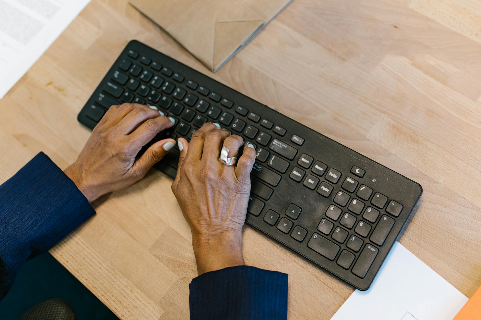 搜狗拼音输入法表情包与个性化视觉面板